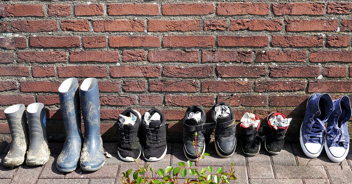 A minute of presence becomes a memory of love.